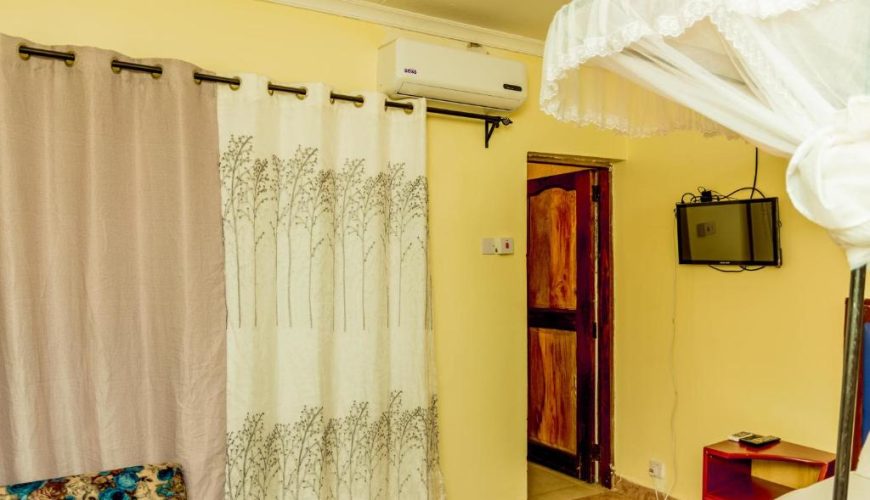 Triple Room with Private Bathroom